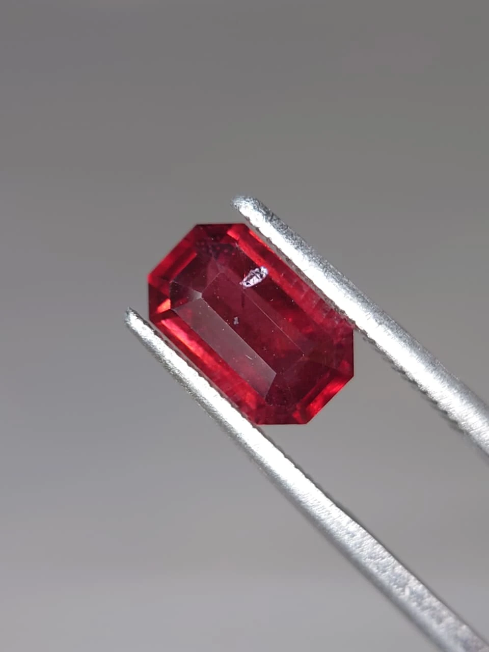 2.1ct Emerald Faceted Malaya Garnet from Tanzania — view 1